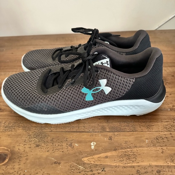 Under Armour charged pursuit 3 trainers in grey,size 11 - Picture 1 of 6